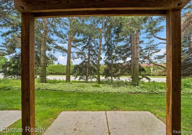 44th image of 26 Kirks Ct, Rochester Hills, MI 48309 | MLS# 61003995