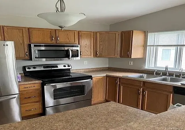 Homes for sale in Grand Blanc, MI | 1021 Timber Ridge Ct, Grand Blanc, MI 48439