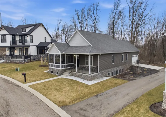 2nd image of 3331 Blarney Dr, South Bend, IN 46628 | MLS# 70517002