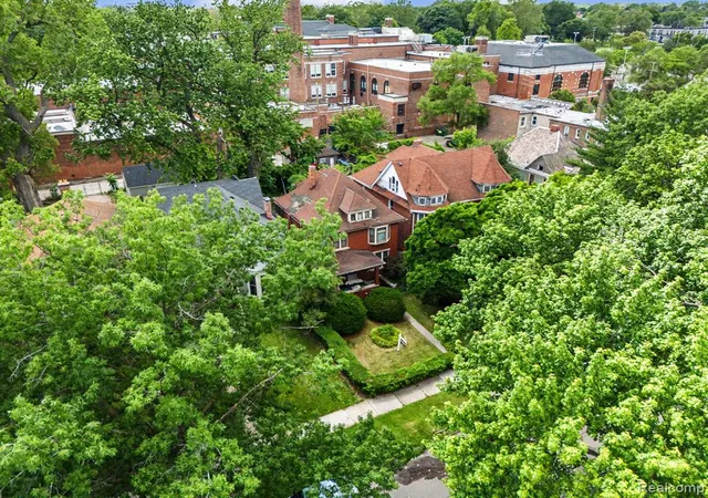 Photo 4 of Sale Pending at 1481 Hubbard St, Detroit, MI 48209 | MLS# 61004892 | Listing updated on 2026-07-08