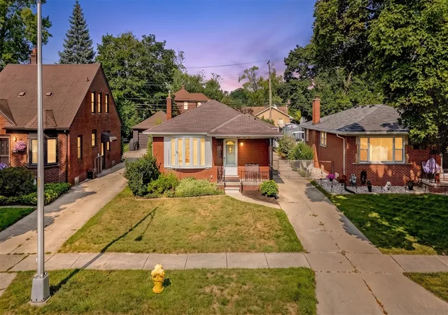 Photo 2 of Single family home for sale at 2910 Parkwood St, Trenton, MI 48183 | MLS# 70547246 | Listing updated on 2026-08-31