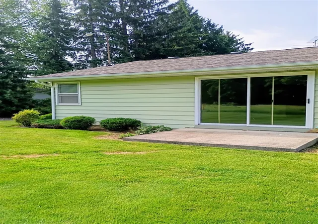 Photo 1 of Sale Pending at 967 Andover Ct, Grand Rapids, MI 49508 | MLS# 70538231 | Listing updated on 2026-06-25