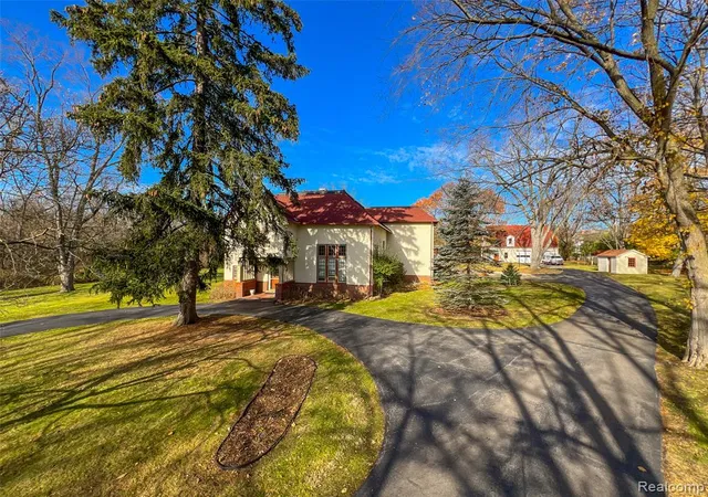 Single family home for sale at 5044 Charing Cross Rd, Bloomfield Hills, MI 48304 3677 | MLS# 61025155