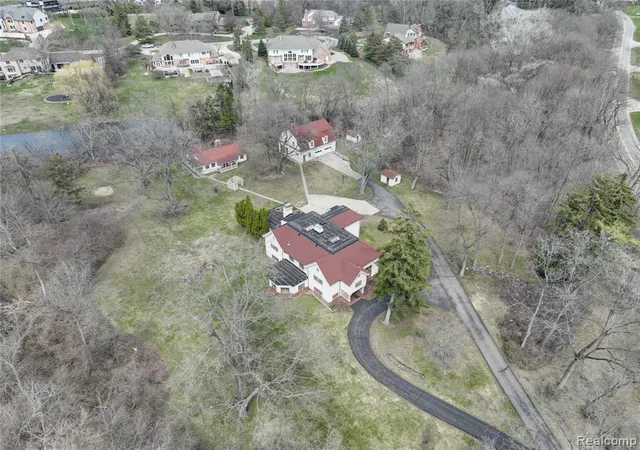 Photo 3 of Mansion for sale at 5044 Charing Cross Rd, Bloomfield Hills, MI 48304 3677 | MLS# 61025155 | Listing updated on 2026-08-28