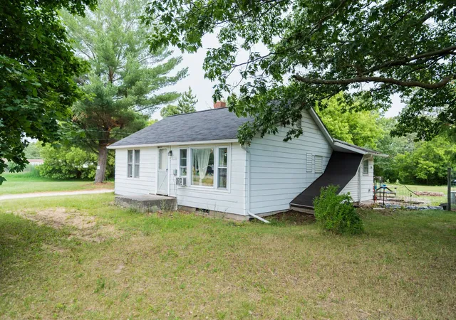 2nd image of 8196 Ludington Dr, Lake, MI 48632 | MLS# 80070614
