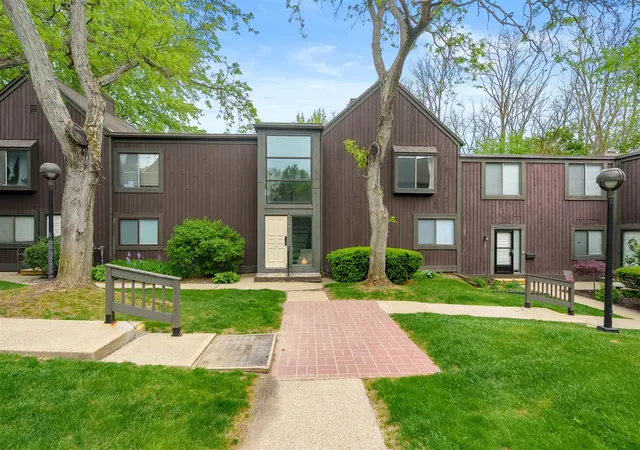 Homes for sale in Kalamazoo, MI | 150 Carberry Hill Ct #D, Kalamazoo, MI 49006 | MLS# 70533761