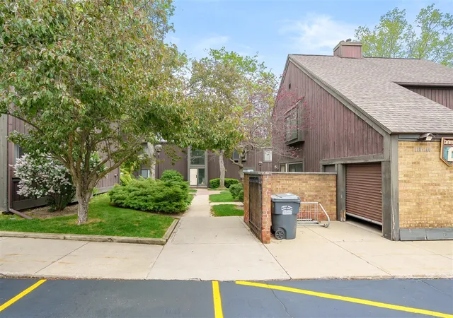 Homes for sale in Kalamazoo, MI | 150 Carberry Hill Ct #D, Kalamazoo, MI 49006 | MLS# 70533761