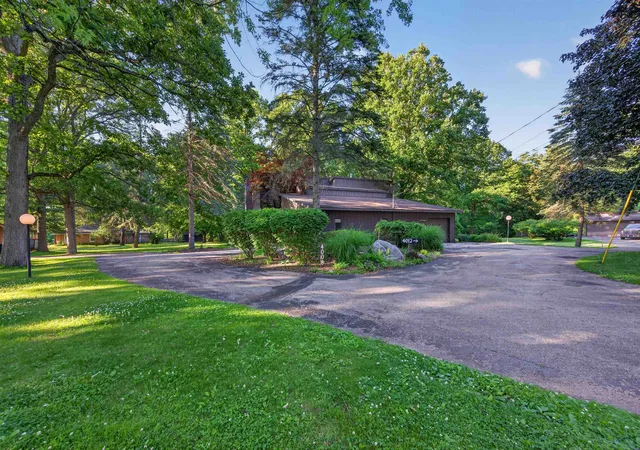 Homes for sale in Midland, MI | 4008/4012 Pfeiffer Ct, Midland, MI 48640 | MLS# 50212936