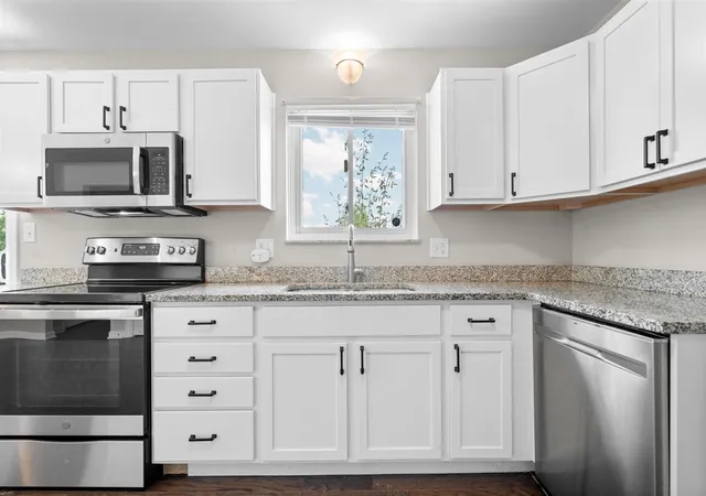 Photo 3 of Single family home for sale at 705 W Bemis Rd, Saline, MI 48176 | MLS# 70554238 | Listing updated on 2026-09-12