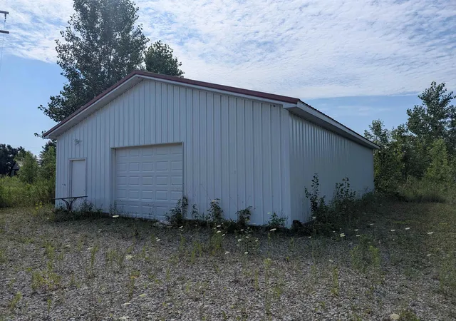 Homes for sale in Au Gres, MI | 866 S Tonkey Rd, Au Gres, MI 48703 | MLS# 80060705