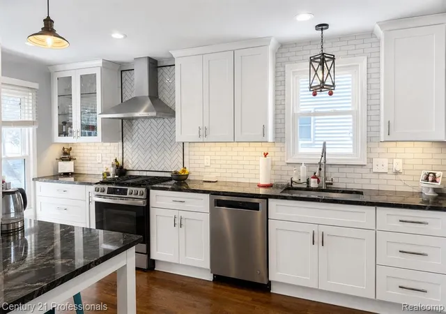 Photo 4 of Sale Pending at 1246 West Blvd, Berkley, MI 48072 | MLS# 61018629 | Listing updated on 2026-08-24