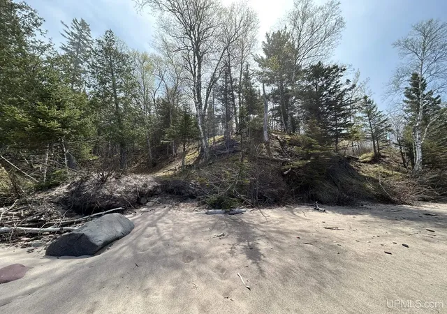 Homes for sale in Hancock, MI | Tbd Lakeshore Dr, Hancock, MI 49930 | MLS# 50210234