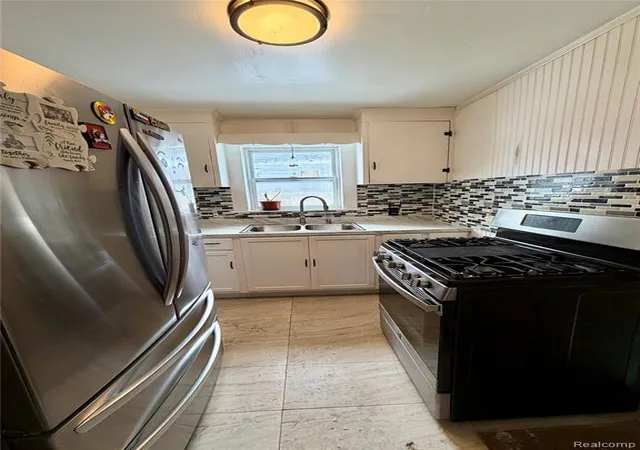 3rd image of 1310 Alvord Ave, Flint, MI 48507 | MLS# 60975769