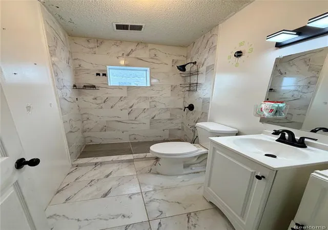 4th image of 1310 Alvord Ave, Flint, MI 48507 | MLS# 60975769