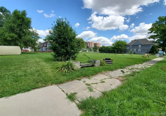 1st image of 690 W Philadelphia St, Detroit, MI 48202 | MLS# 60349390