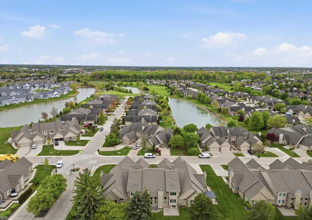 Homes for sale in Shelby Twp, MI | 14967 Stoney Brook Dr #2, Shelby Twp, MI 48315 | MLS# 50212576