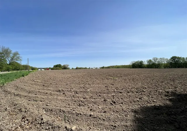 Photo 2 of Sale Pending at 77505 M 40, Lawton, MI 49065 | MLS# 70501436 | Listing updated on 2025-12-16