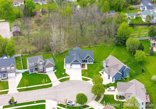 3rd image of 128 Thorn Hill Ct, Hastings, MI 49058 | MLS# 70529950