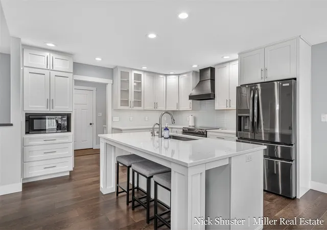 4th image of 128 Thorn Hill Ct, Hastings, MI 49058 | MLS# 70529950