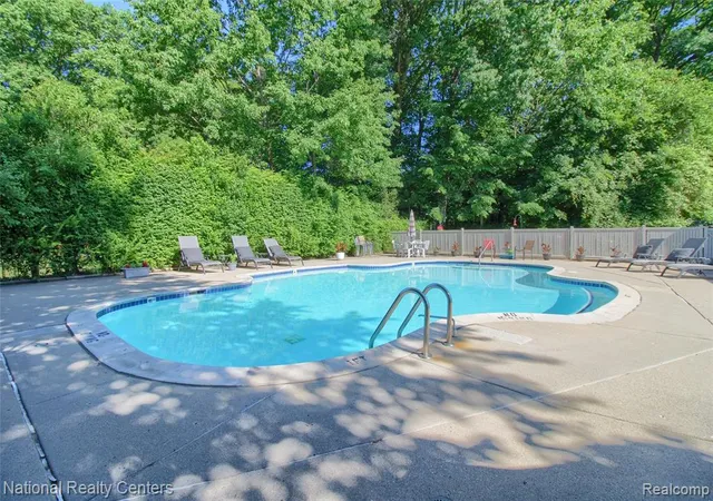 Homes for sale in Livonia, MI | 16547 Middlebelt Rd #6, Livonia, MI 48154 | MLS# 61002653