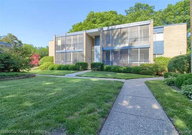 Homes for sale in Livonia, MI | 16547 Middlebelt Rd #6, Livonia, MI 48154 | MLS# 61002653