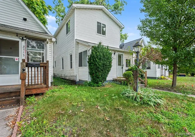 2nd image of 2511 Vanness St, Port Huron, MI 48060 | MLS# 61021947