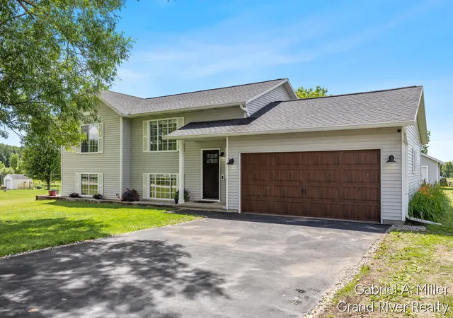 Homes for sale in Cedar Springs, MI | 13555 Becker Ct, Cedar Springs, MI 49319 | MLS# 70540862