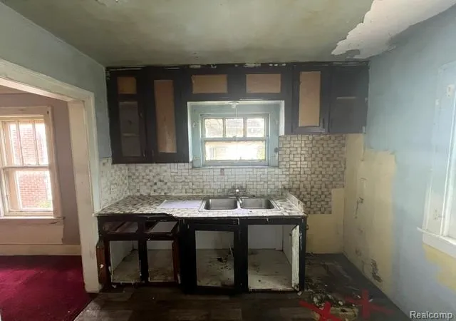 4th image of 13606 Wisconsin St, Detroit, MI 48238 2371 | MLS# 61007581