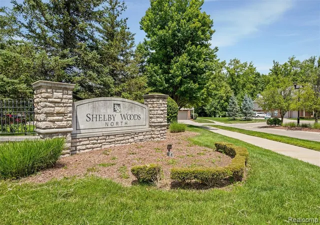 Homes for sale in Shelby Township, MI | 11325 N Woods Dr, Shelby Township, MI 48317 | MLS# 61007441