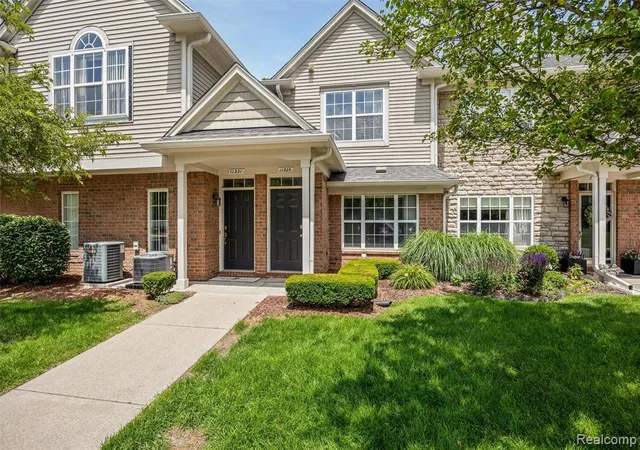Homes for sale in Shelby Township, MI | 11325 N Woods Dr, Shelby Township, MI 48317 | MLS# 61007441