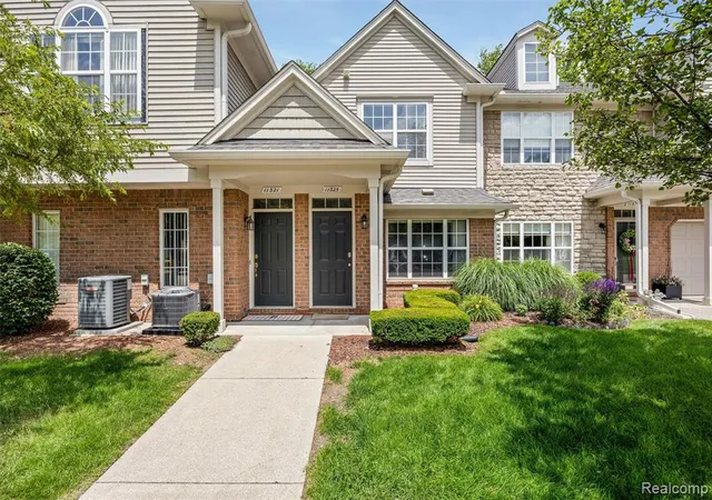 Homes for sale in Shelby Township, MI | 11325 N Woods Dr, Shelby Township, MI 48317 | MLS# 61007441