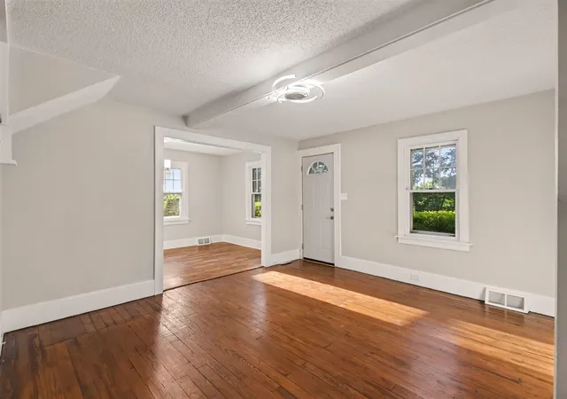 Photo 3 of Single family home for sale at 260 Eric Ave, Norton Shores, MI 49444 | MLS# 70554924 | Listing updated on 2026-09-17