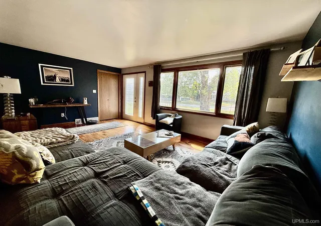 Photo 4 of Single family home for sale at 5050 E Jackson Rd, Ironwood, MI 49938 | MLS# 50219983 | Listing updated on 2026-09-21