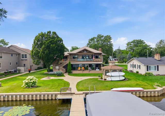2nd image of 12067 Torrey Rd, Fenton, MI 48430 9702 | MLS# 61023365