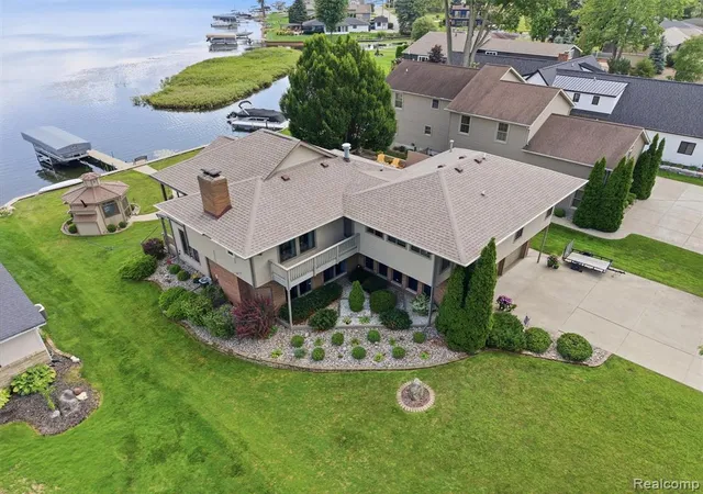 34th image of 12067 Torrey Rd, Fenton, MI 48430 9702 | MLS# 61023365