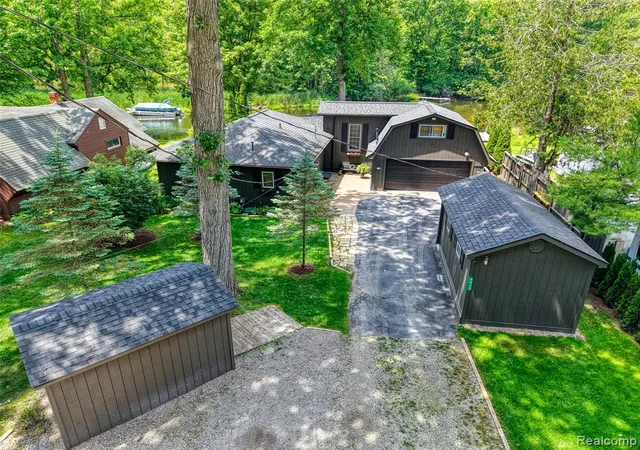 Homes for sale in Whitmore Lake, MI | 6415 Riverdale Rd, Whitmore Lake, MI 48189 9120 | MLS# 60996630