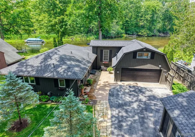 Homes for sale in Whitmore Lake, MI | 6415 Riverdale Rd, Whitmore Lake, MI 48189 9120 | MLS# 60996630