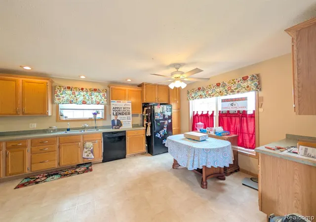 Homes for sale in South Lyon, MI | 11224 Nearbrook Ct, South Lyon, MI 48178 | MLS# 60975980