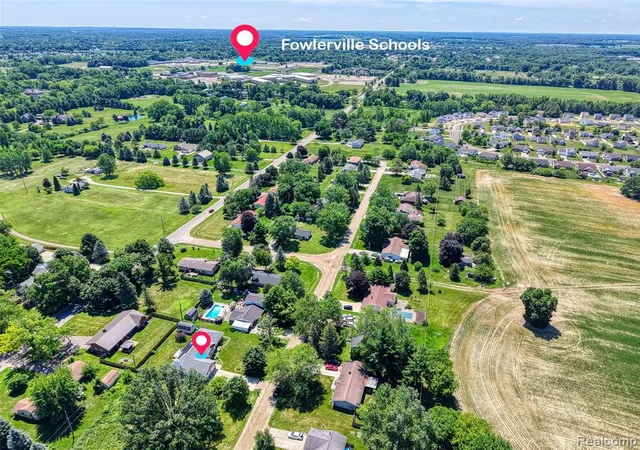 Homes for sale in Fowlerville, MI | 5382 Meadowlawn Rd, Fowlerville, MI 48836 | MLS# 61008327