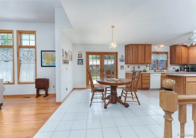 Homes for sale in Fowlerville, MI | 5382 Meadowlawn Rd, Fowlerville, MI 48836 | MLS# 61008327