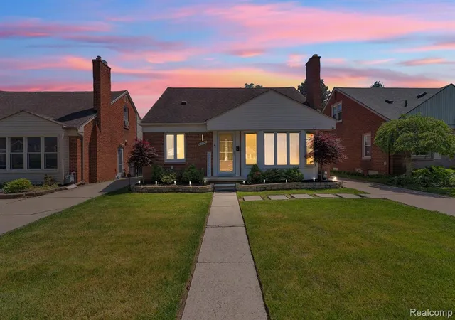 Photo 4 of Single Family Residence at 23241 Oak St, Dearborn, MI 48128 | MLS# 60996049 |  | Sold on 2026-07-08