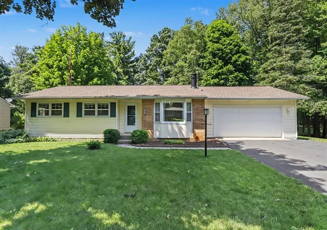 Homes for sale in Marshall, MI | 205 Highfield Rd, Marshall, MI 49068 | MLS# 70543654