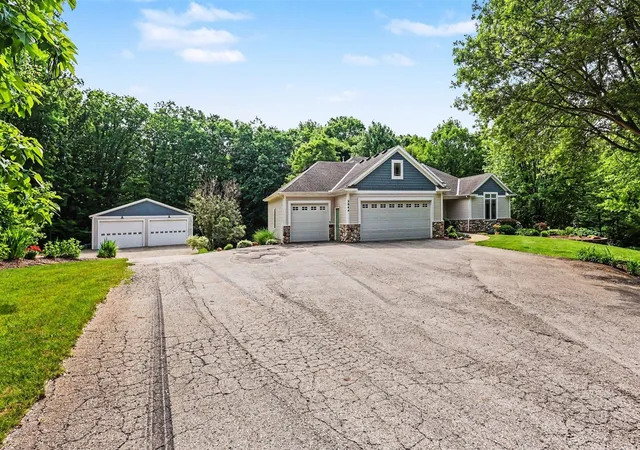 Homes for sale in Marne, MI | 2844 Bunker Hill Dr, Marne, MI 49435 | MLS# 70537961