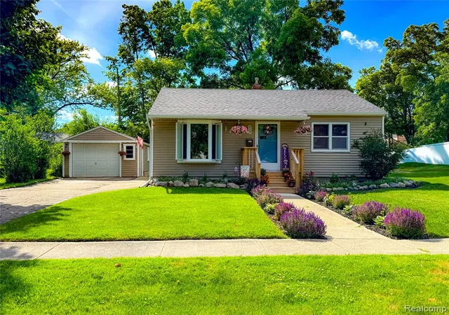 Homes for sale in Howell, MI | 610 N Barnard St, Howell, MI 48843 | MLS# 61005196