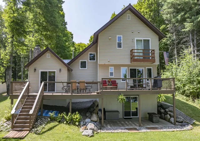 Photo 4 of Single family home for sale at 178 Sunset Shrs Rd, Iron River, MI 49935 | MLS# 50218684 | Listing updated on 2026-08-24