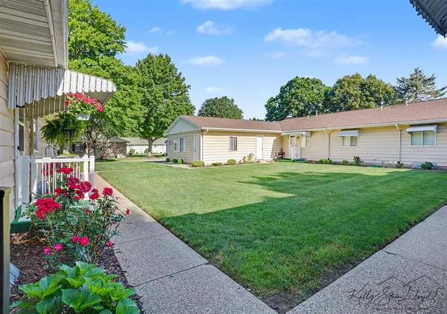 Homes for sale in Grand Rapids, MI | 5705 Leisure South Dr, Grand Rapids, MI 49548 | MLS# 70543844