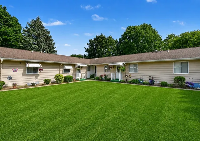 Homes for sale in Grand Rapids, MI | 5705 Leisure South Dr, Grand Rapids, MI 49548 | MLS# 70543844
