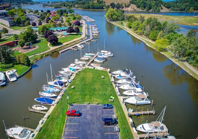 3rd image of 66 Wharfside, Grand Haven, MI 49417 | MLS# 70503371