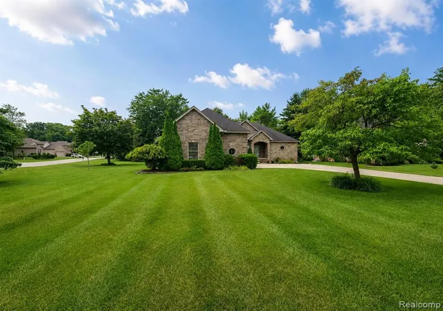2nd image of 3391 N Burwick Dr, Port Huron, MI 48060 | MLS# 61015171