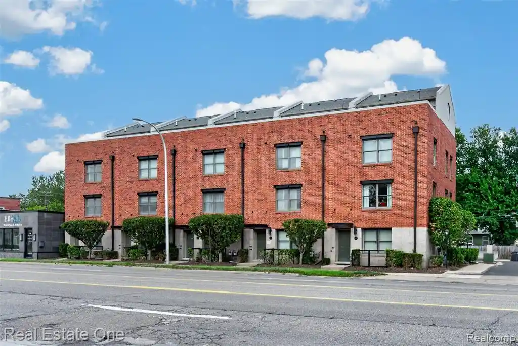 Listing Photo 1 - Condo for sale in 680 W 11 Mile Rd located at 680 W 11 Mile Rd, Royal Oak, MI 48067 - Unit 680 W 11 Mile Rd
